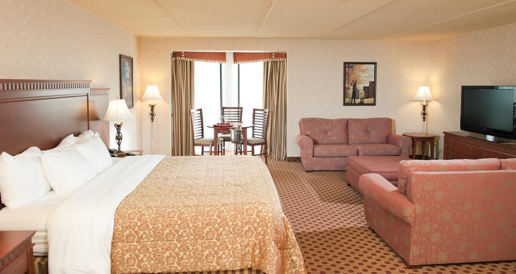 Quality Inn & Suites Bay Front Sault-Sainte-Marie Extérieur photo