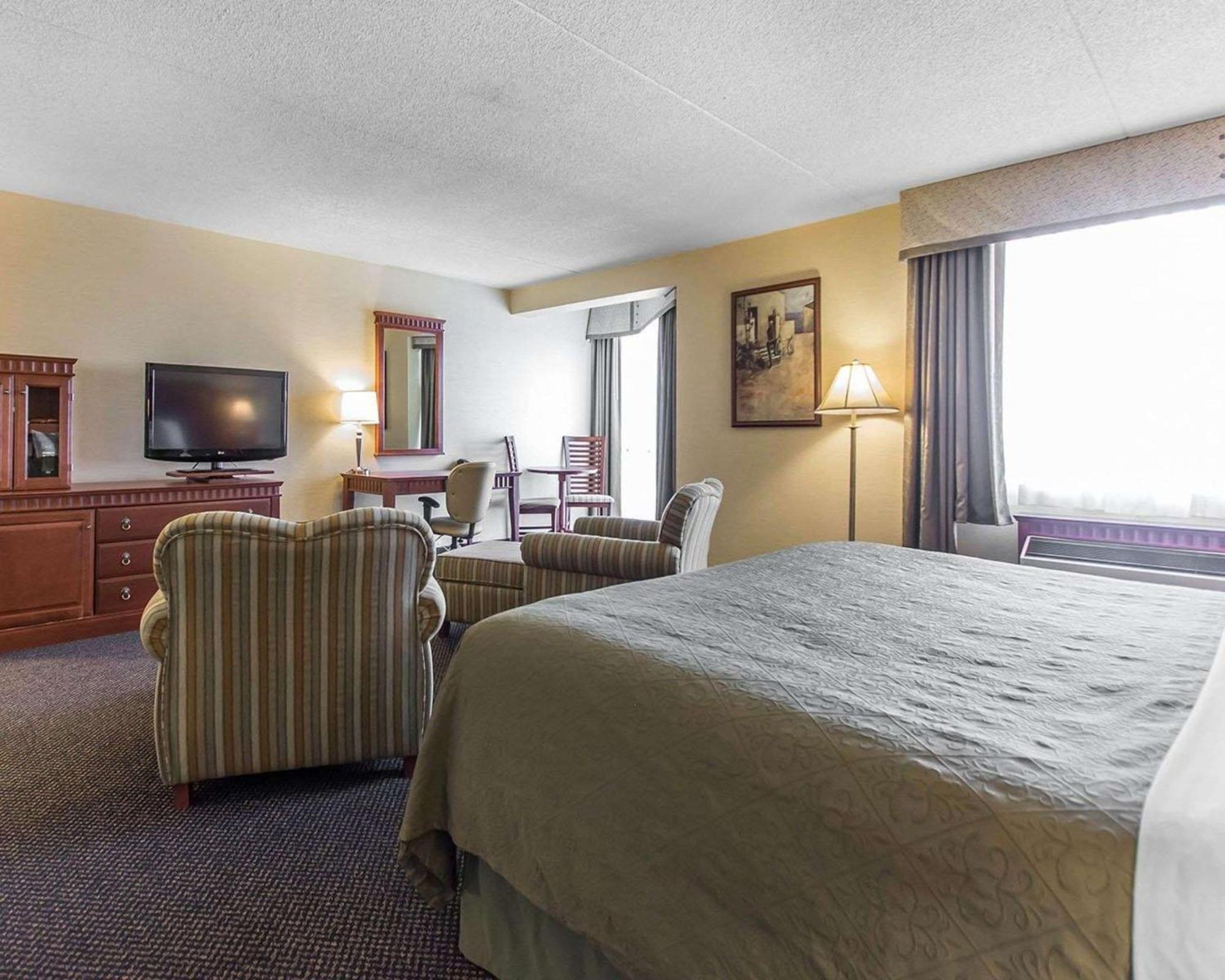 Quality Inn & Suites Bay Front Sault-Sainte-Marie Extérieur photo