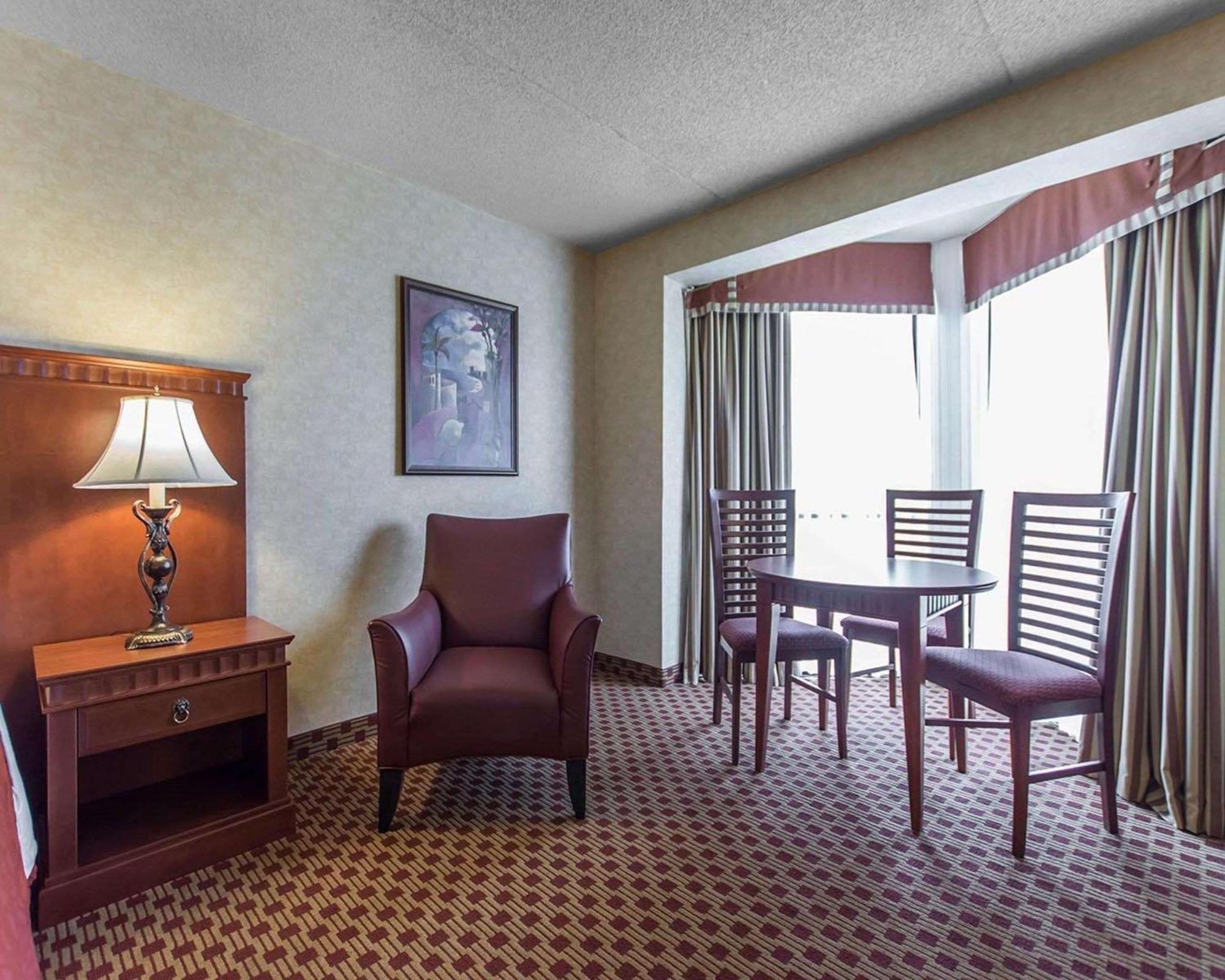Quality Inn & Suites Bay Front Sault-Sainte-Marie Extérieur photo